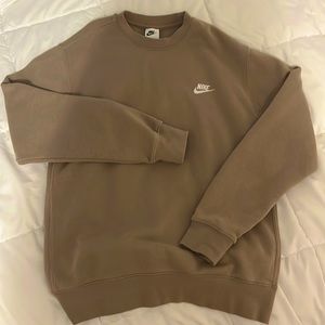 Brown Nike Crewneck size medium